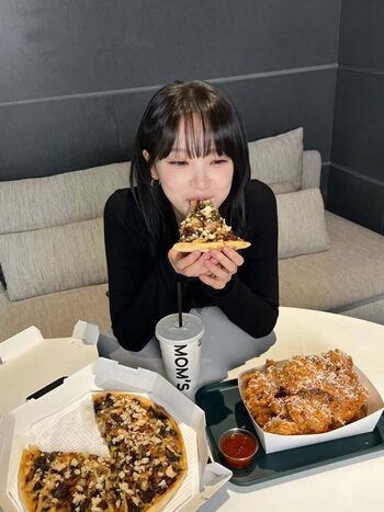 Kim Chaewon