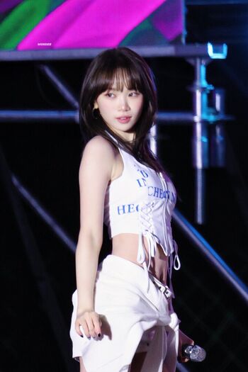 Kim Chaewon