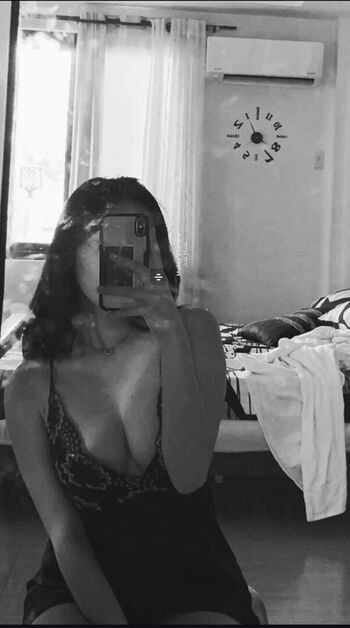 Full leaked Kim montesclaros private onlyfans photo