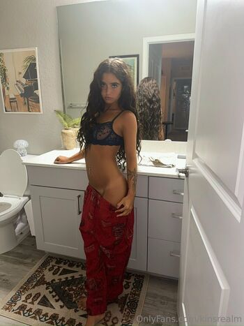 Full leaked Kinllley private onlyfans photo