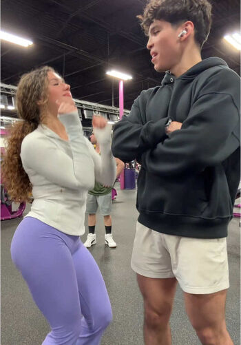 Full leaked Kinziecakesz private onlyfans photo