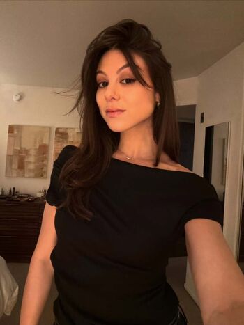 Full leaked Kira kosarin  page private onlyfans photo