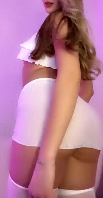 Full leaked Kissykissy page private onlyfans photo