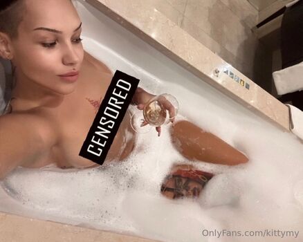 Full leaked Kittymy private onlyfans photo