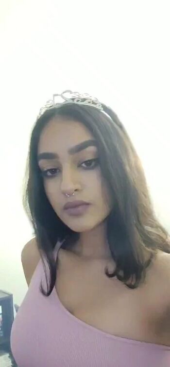 Full leaked Komal private onlyfans photo