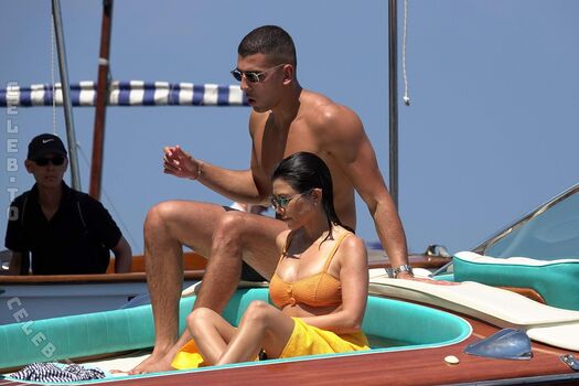 Full leaked Kourtney kardashian private onlyfans photo