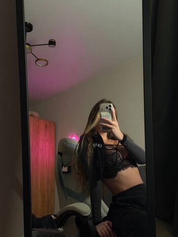 Full leaked Ksxaanx private onlyfans photo
