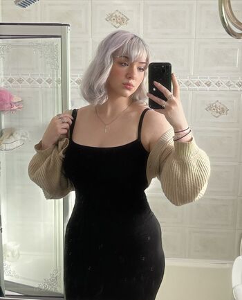 Full leaked Kvwviiju page private onlyfans photo