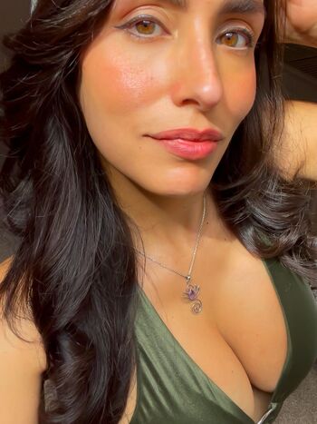 Full leaked La layana rous page private onlyfans photo