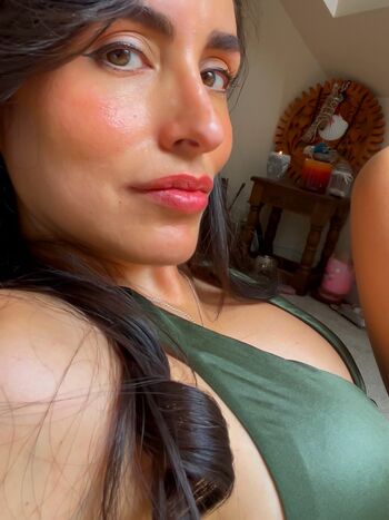 Full leaked La layana rous page private onlyfans photo