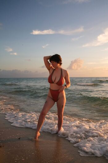 Full leaked Labia librarian private onlyfans photo