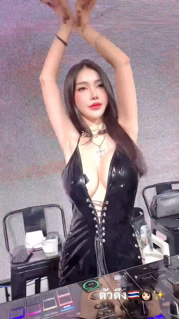 Full leaked Ladyicealisa private onlyfans photo