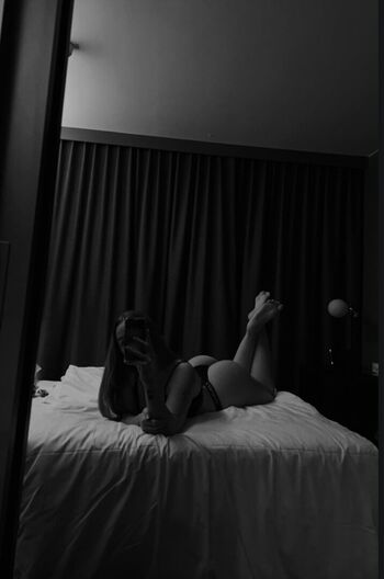 Full leaked Lara mde private onlyfans photo