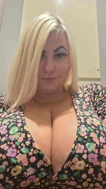 Full leaked Lara moore page private onlyfans photo