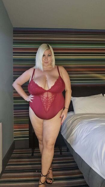 Full leaked Lara moore page private onlyfans photo