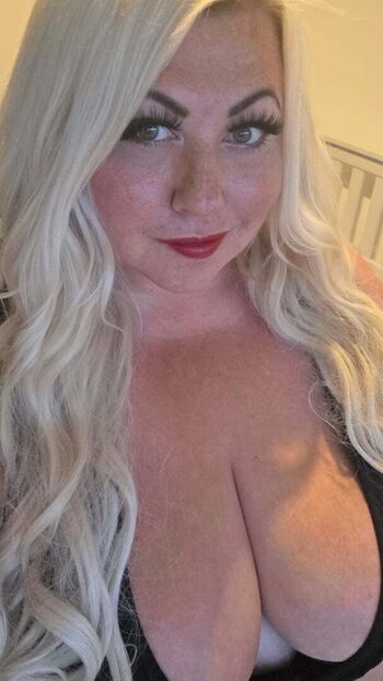Full leaked Lara moore page private onlyfans photo