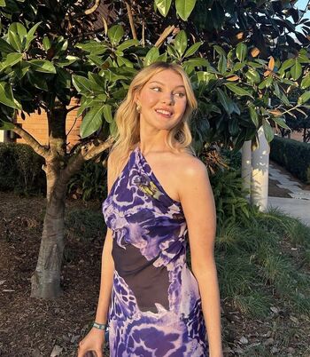 Full leaked Lara petersen private onlyfans photo