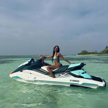 Full leaked Lara raj page private onlyfans photo