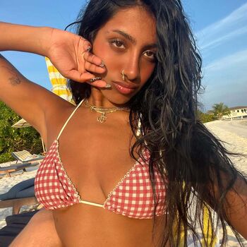 Full leaked Lara raj page private onlyfans photo