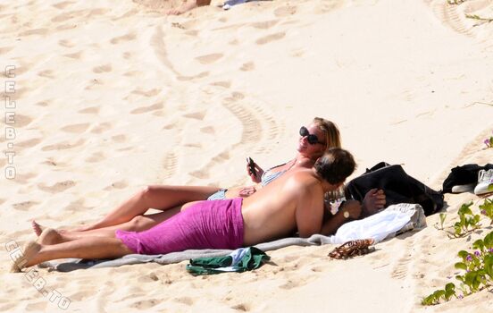 Full leaked Lara stone private onlyfans photo