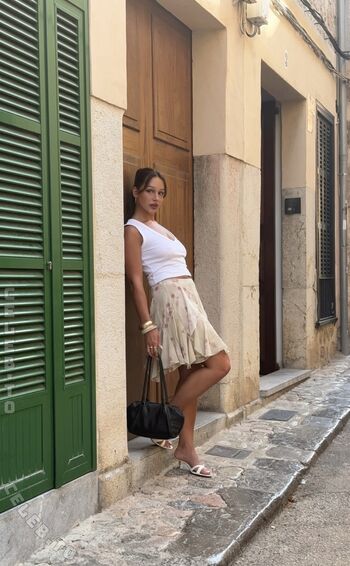 Full leaked Lara tepper page private onlyfans photo