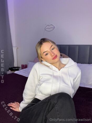 Full leaked Lara wilson page private onlyfans photo