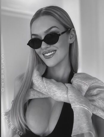 Full leaked Laraa private onlyfans photo