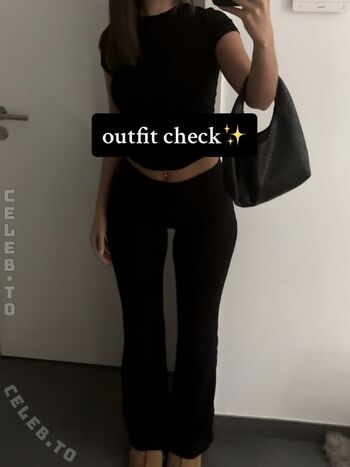 Full leaked Laraemiii private onlyfans photo