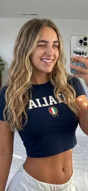 Full leaked Laramonroe page private onlyfans photo