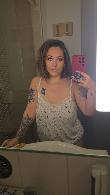 Full leaked Lariarussell private onlyfans photo