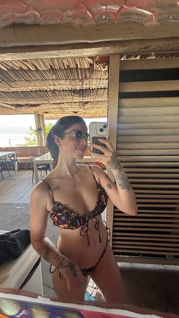 Full leaked Laribasgal private onlyfans photo