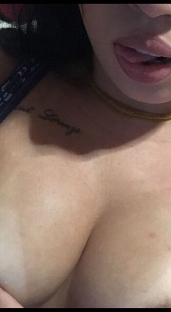 Full leaked Larissa emylle private onlyfans photo