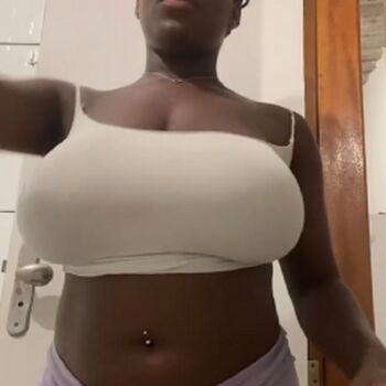 Full leaked Larissa fernandes private onlyfans photo