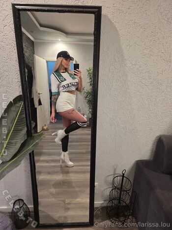 Full leaked Larissa lou private onlyfans photo