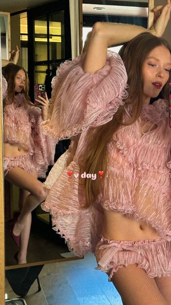 Full leaked Larsen thompson page private onlyfans photo