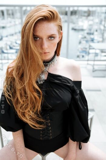 Full leaked Larsen thompson page private onlyfans photo