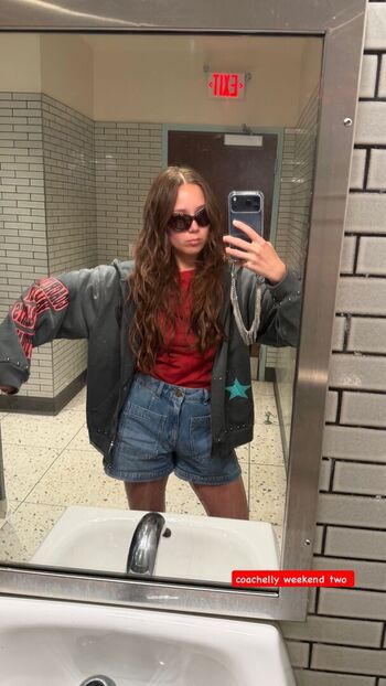 Full leaked Laufey lin private onlyfans photo