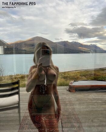 Full leaked Lauraamy private onlyfans photo