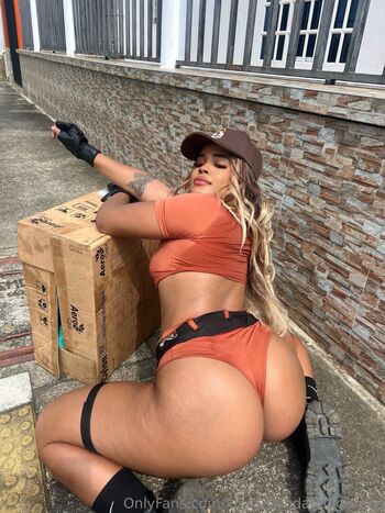 lauraiskindadangerous