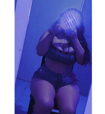 Full leaked Lauraroman private onlyfans photo