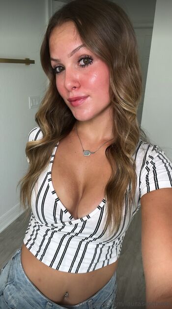 Full leaked Laurascottxoxo private onlyfans photo