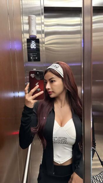 Laurensia Ineke Lrnsiakke ????????