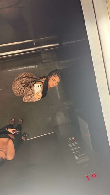 Full leaked Laurgmzz page private onlyfans photo