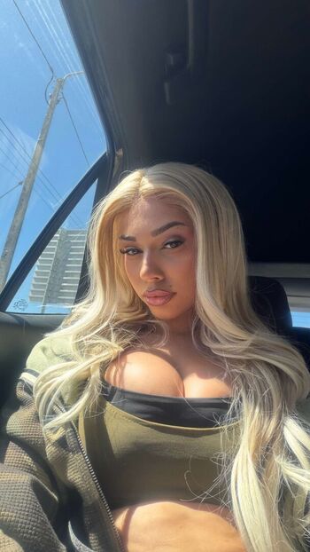 Full leaked Laurgmzz private onlyfans photo