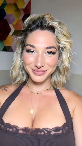 Full leaked Laurine private onlyfans photo