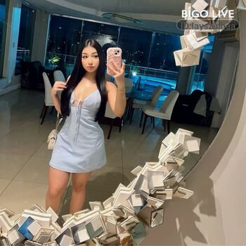 Full leaked Layszinhaa private onlyfans photo