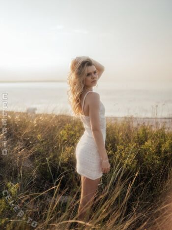 Full leaked Lea peach  page private onlyfans photo