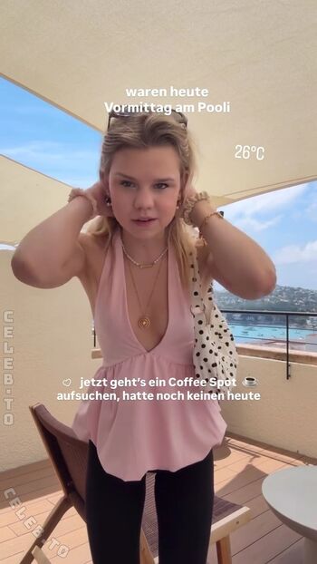 Full leaked Lea peach private onlyfans photo