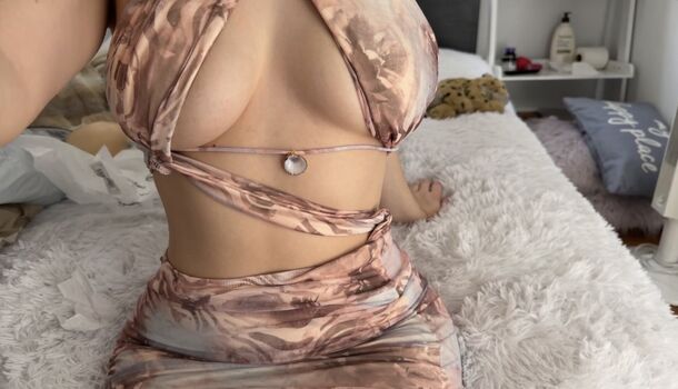 Full leaked Leaberry private onlyfans photo