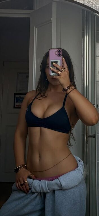 Full leaked Leah davies private onlyfans photo